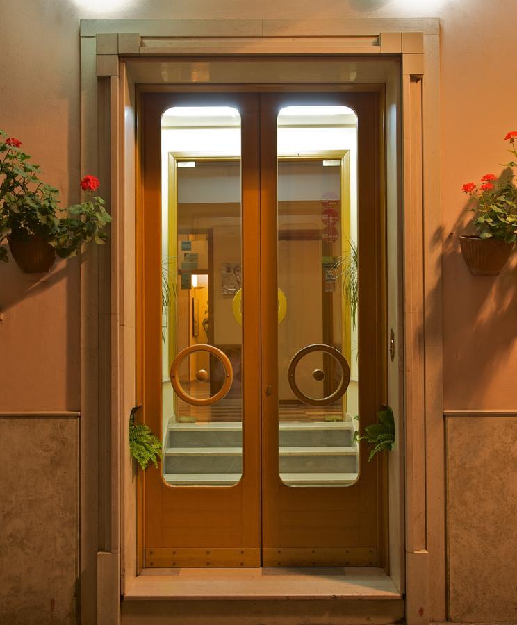 Hotel Ideale Ortona Bagian luar foto